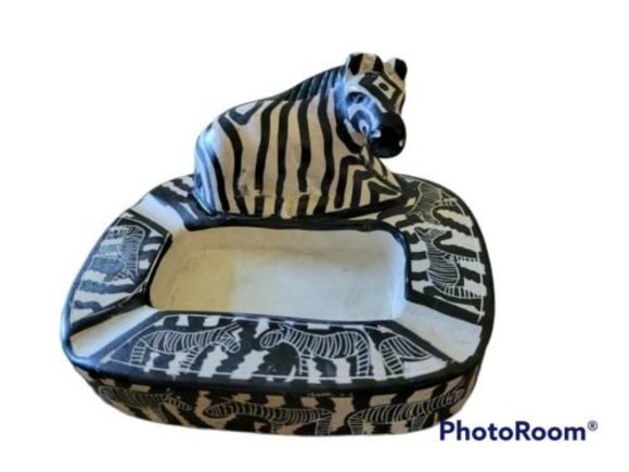 Vintage Besmo Hand Carved inKenya Ashtray Zebra 1950's Size 5.25"/3.5"